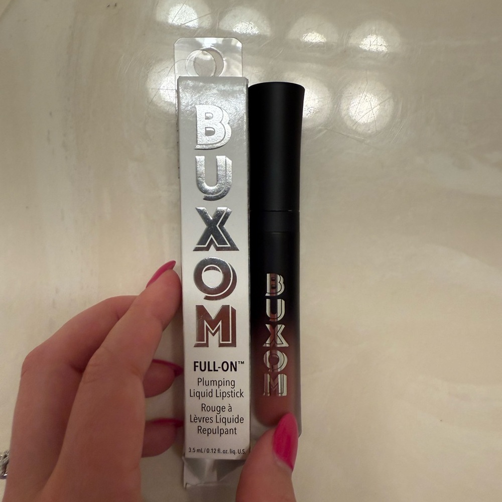 New! Buxom Dolly Diva Full-On Plumping Liquid Lipstick Matte- Longwear formula - Picture 2 of 3